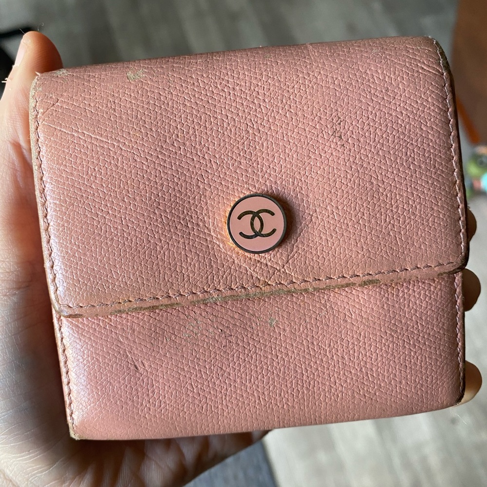 Authentic pre-loved CHANEL compact double sided wallet in pink leather